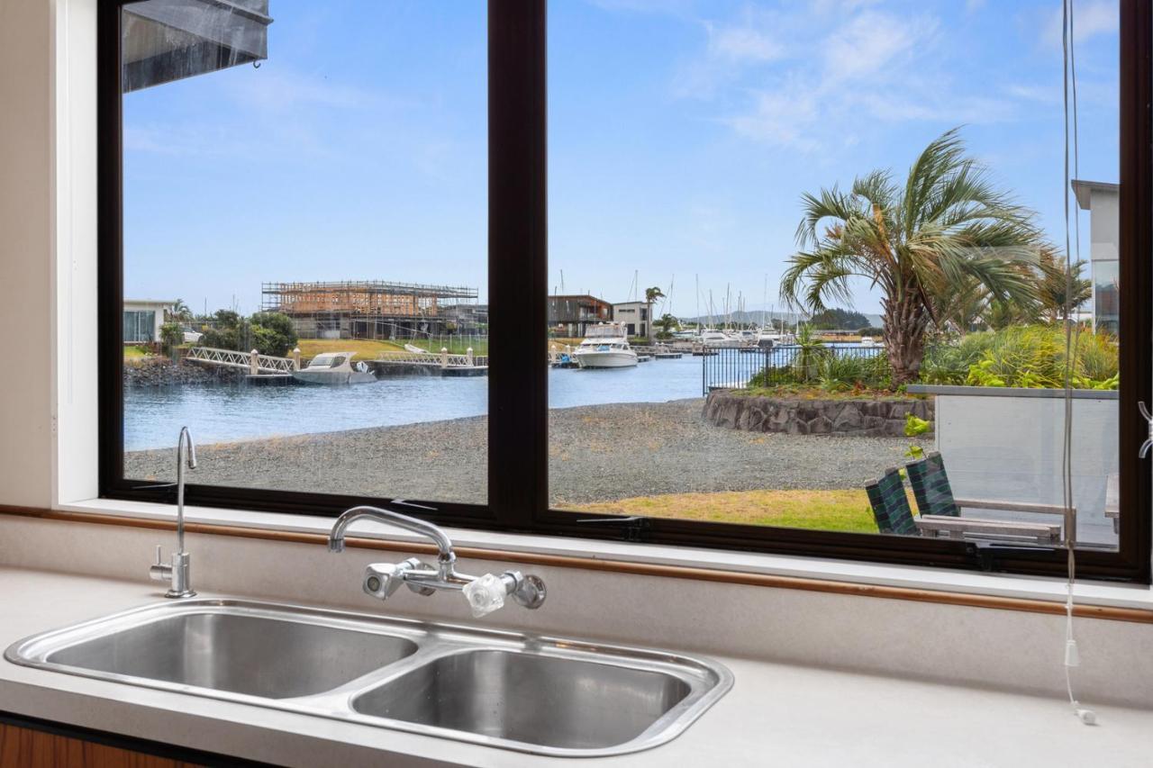 The Sunrise Bach - One Tree Point Holiday Home Exterior photo