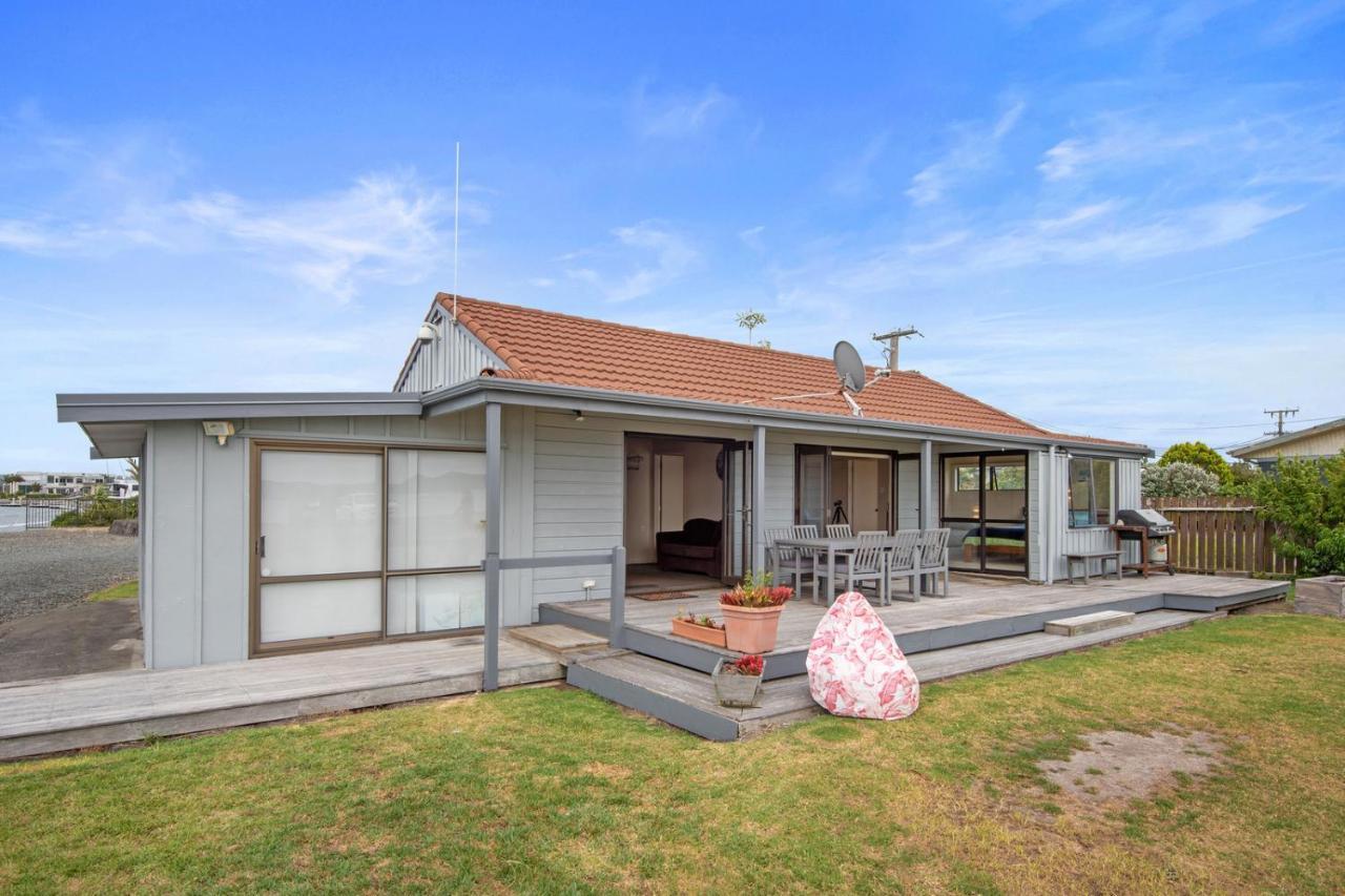 The Sunrise Bach - One Tree Point Holiday Home Exterior photo